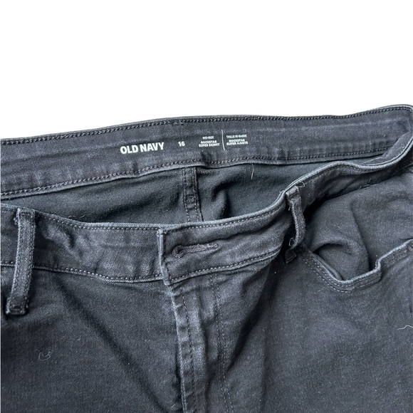 Old Navy Ripped Jeans - Picture 4 of 9